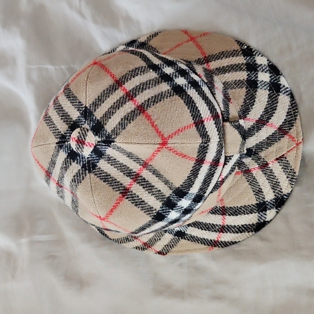Burberry's Wool Hat